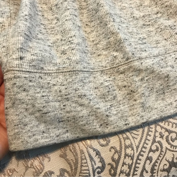 Banana Republic grey sweater. Large Mens - Picture 2 of 5